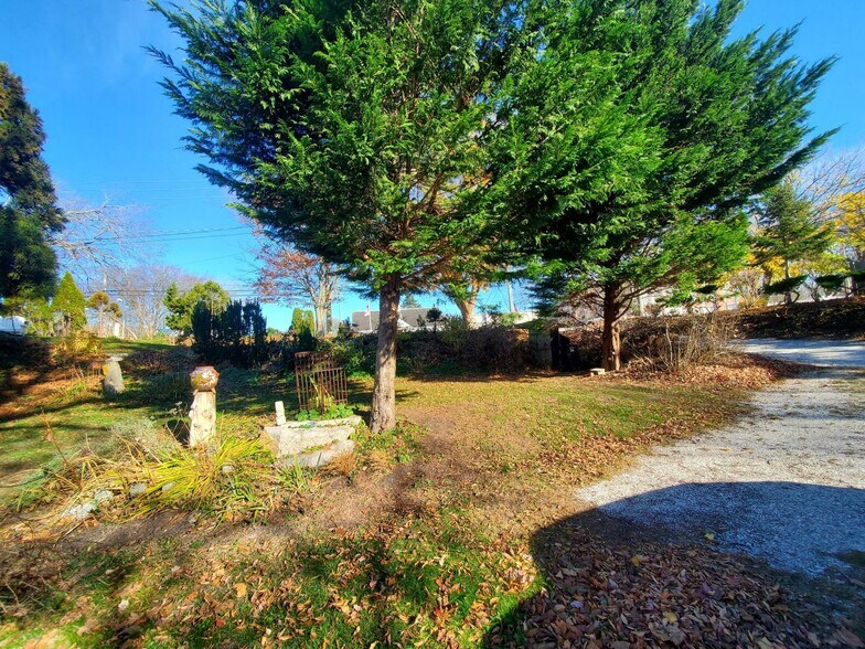 More Photos Of 723 Main St, Chatham Land For Sale