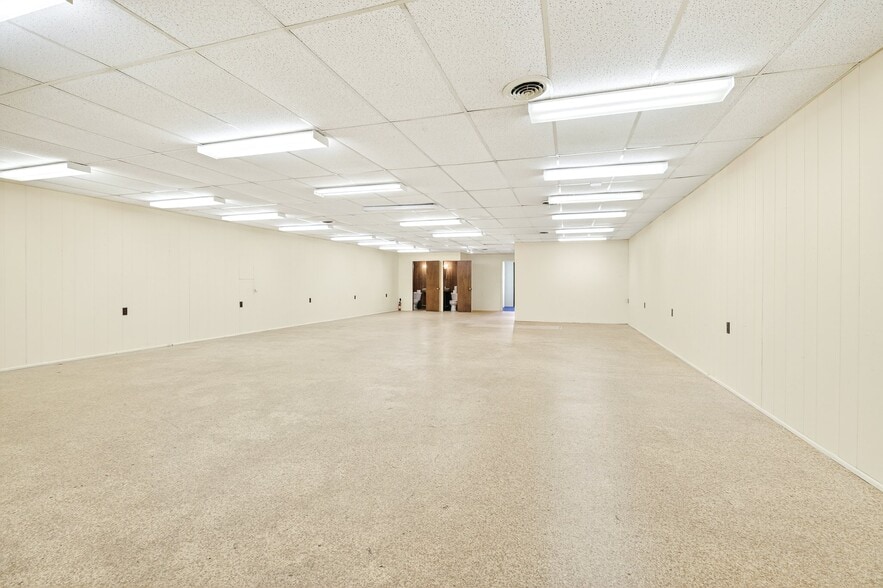 More Photos Of 929 Lititz Pike, Lititz Storefront Retail Office For Sale