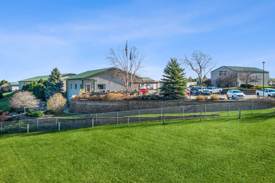 More Photos Of 2416 Spring Rose Rd, Verona Loft Creative Space For Sale