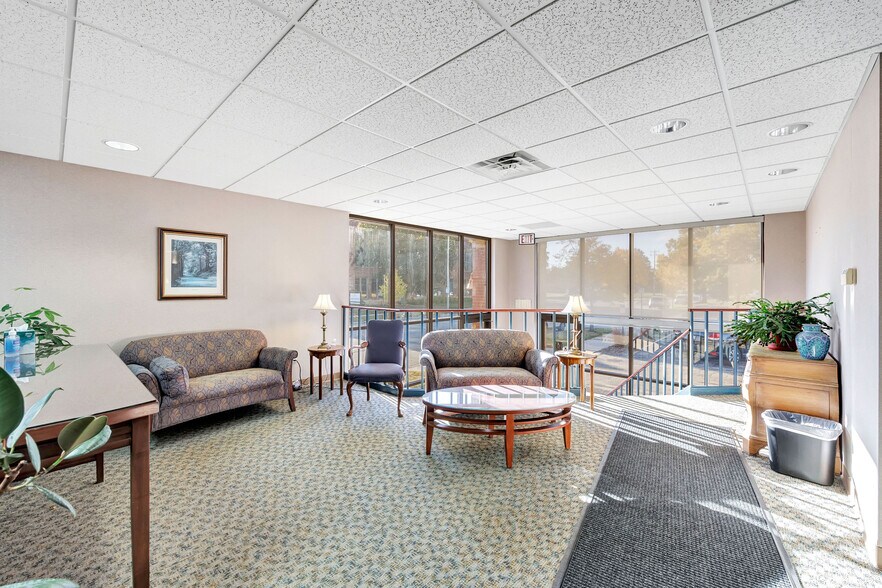 More Photos Of 414 S Jefferson St, Green Bay Office For Sale