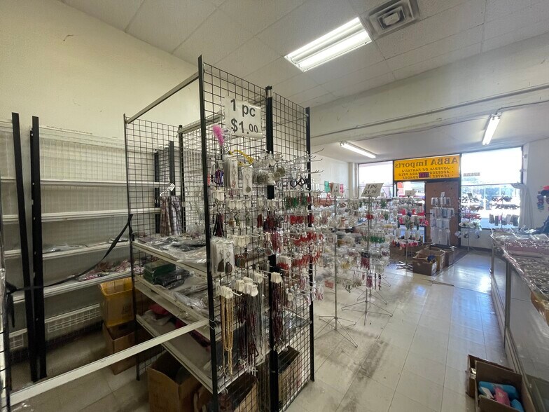 More Photos Of , Laredo General Retail For Sale