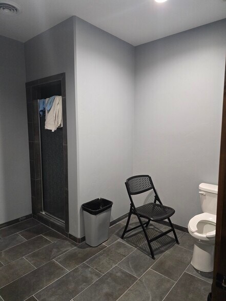 More Photos Of 870 N 2nd E, Rexburg General Retail For Lease