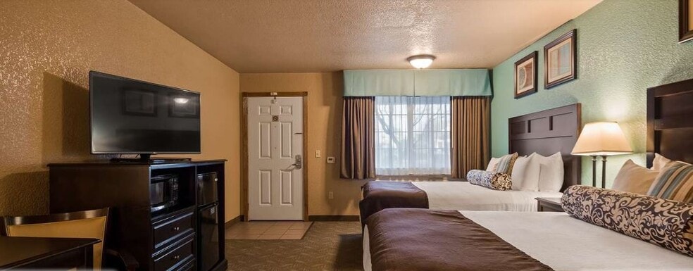 More Photos Of 3500 Broadway, Eureka Hotel For Sale