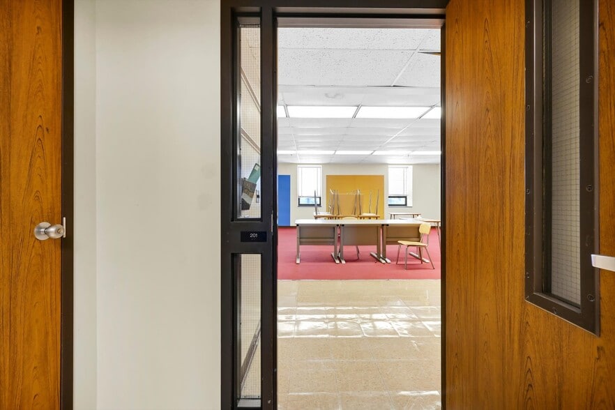 More Photos Of 2389 Main St, Northampton Office For Sale