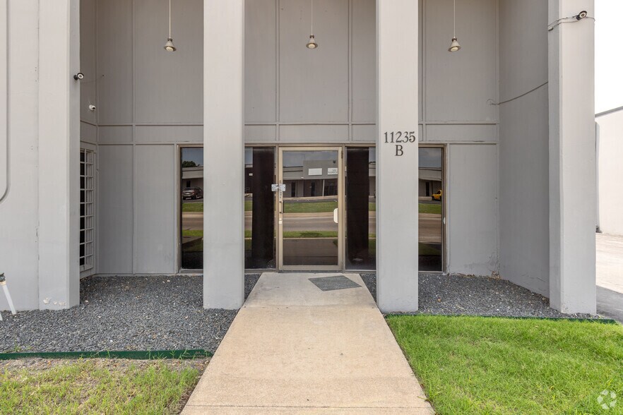 More Photos Of 2630 Northaven Rd, Dallas Unknown For Lease