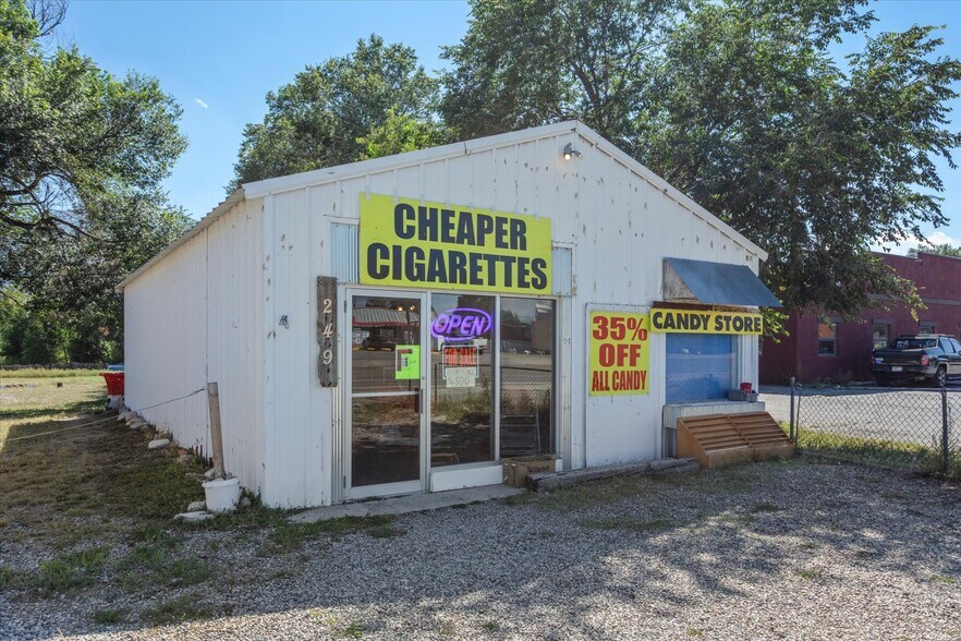 More Photos Of 249 W Rainbow Blvd, Salida Flex For Sale