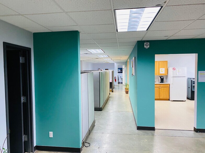 More Photos Of 38-17 Crescent St, Long Island City Warehouse For Lease