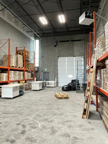 More Photos Of 10950-10952 Woodbine Av, Markham Showroom For Sale