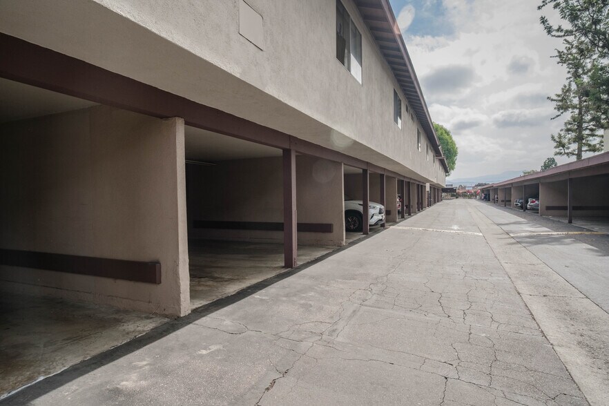 More Photos Of 549 N Tustin Ave, Santa Ana Apartments For Sale