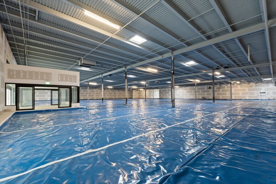 More Photos Of 29270-29350 Plymouth Rd, Livonia Freestanding For Lease