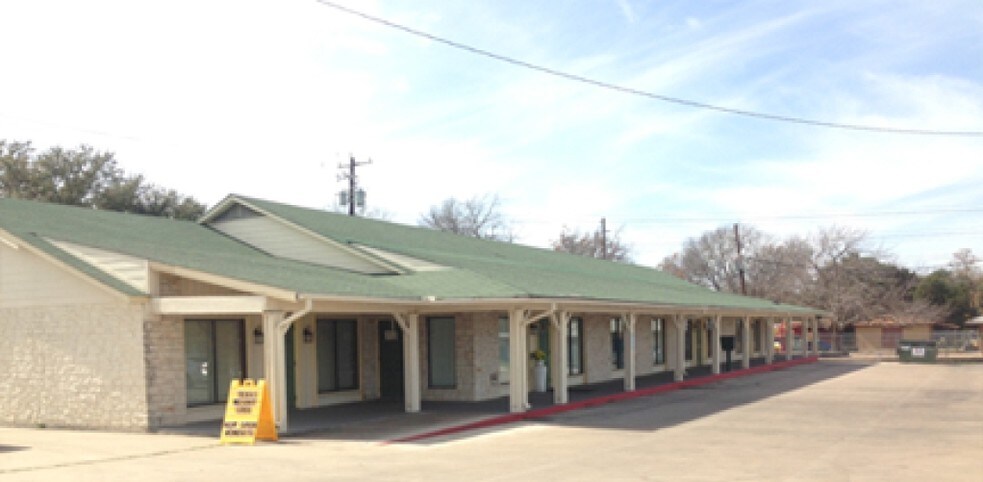 More Photos Of 6104 S 1st St, Austin Medical For Lease