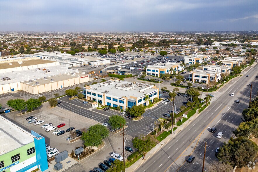 More Photos Of 2301-2305 W 190th St, Torrance Office For Sale