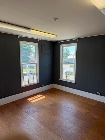 More Photos Of 84 Green St, Hudson Office For Lease