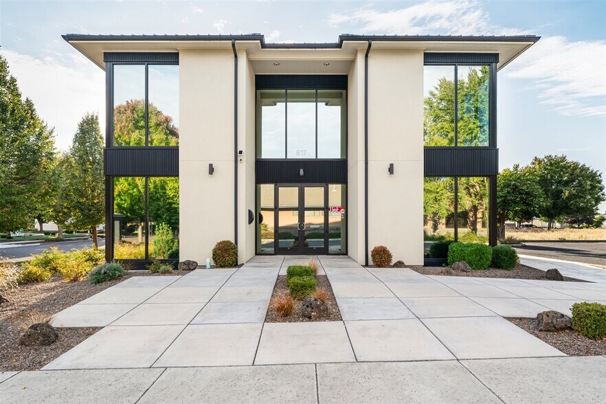 More Photos Of 817 Ohare Pky, Medford Loft Creative Space For Sale