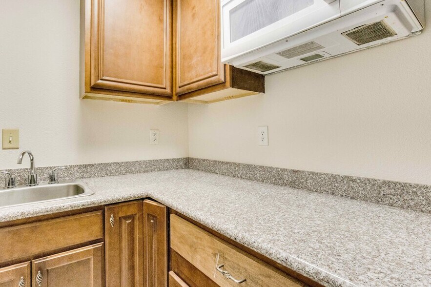 More Photos Of 2220 N Palafox St, Pensacola Medical For Sale