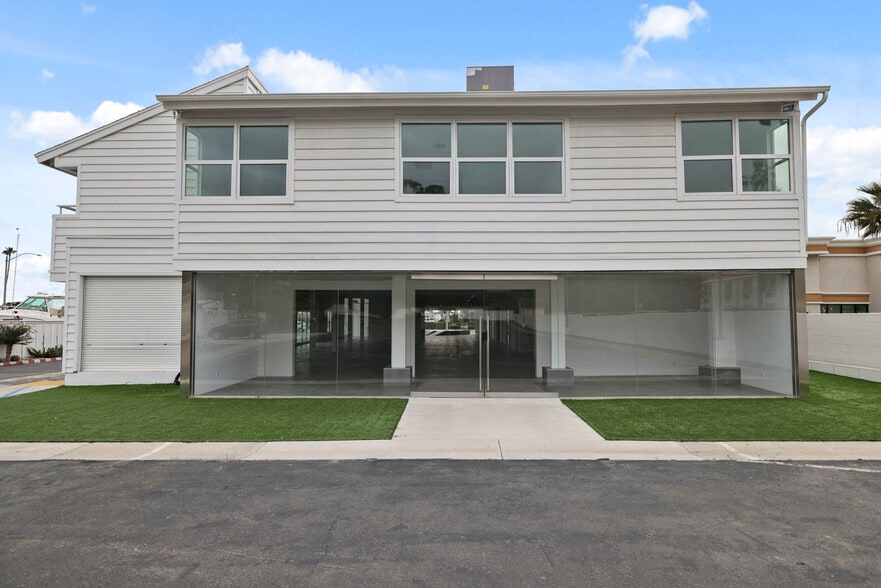 More Photos Of 2244 W Coast Hwy, Newport Beach Office For Lease