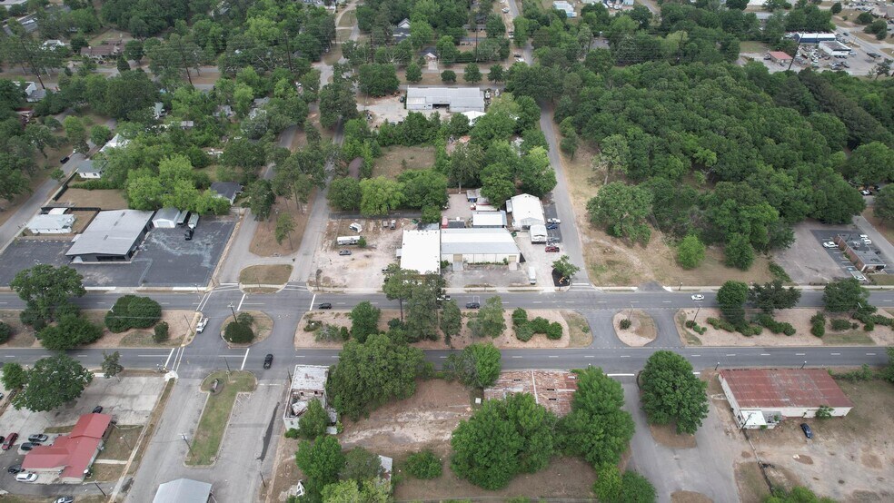 More Photos Of 910 Richland Ave E, Aiken General Retail For Lease