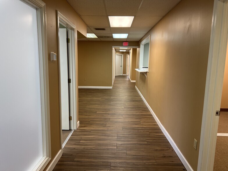 More Photos Of 527 Wolcott St, Waterbury Medical For Lease