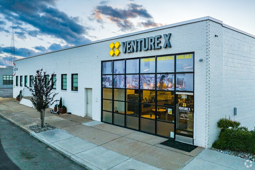 More Photos Of 1806 Summit Ave, Richmond Coworking Space