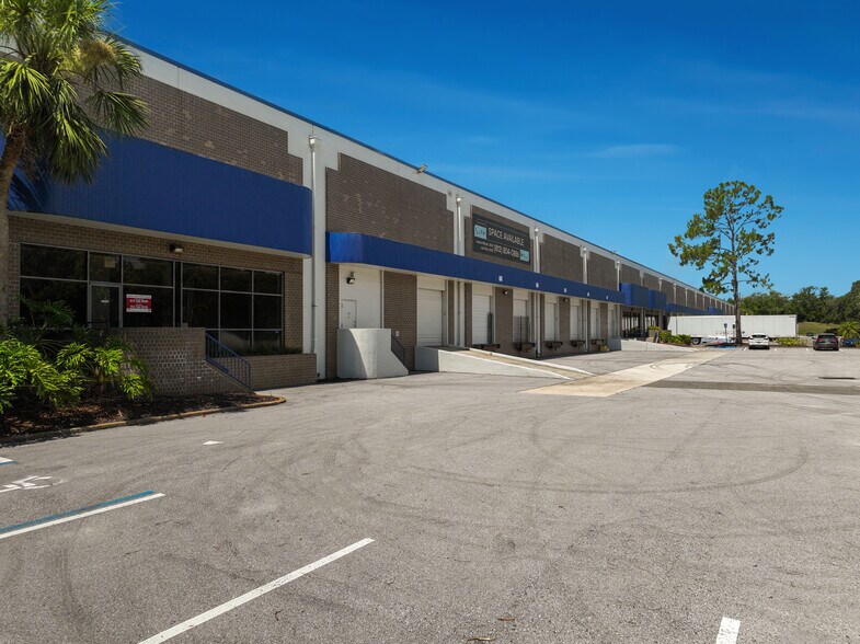 More Photos Of 3719 Corporex Park Dr, Tampa Warehouse For Lease