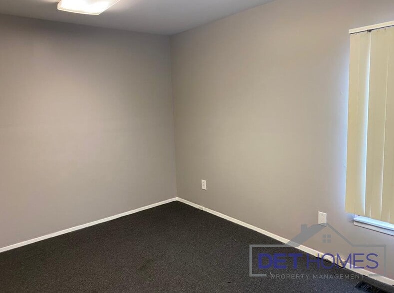 More Photos Of 17200 W 10 Mile Rd, Southfield Office For Lease