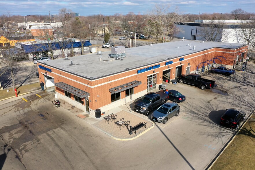 More Photos Of 5600 New Wilke Rd, Rolling Meadows Carwash For Sale