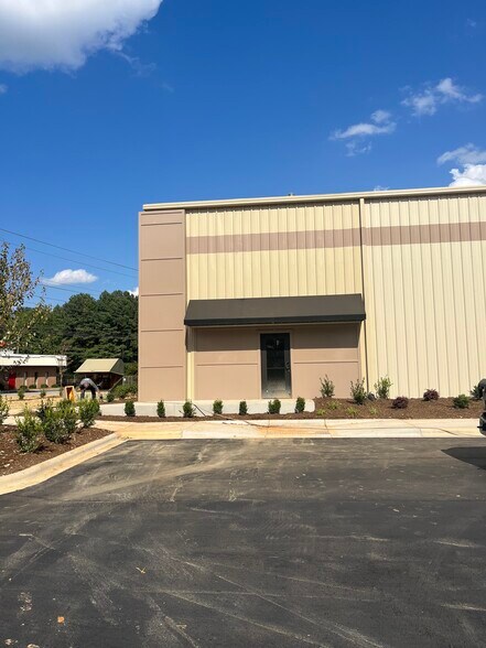 More Photos Of 2900 Stitt St, Monroe Manufacturing For Sale