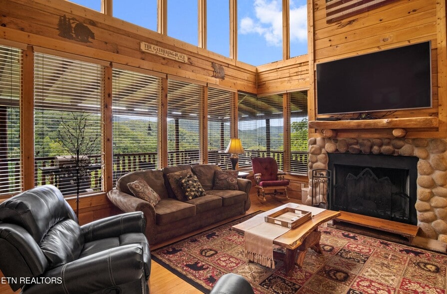 More Photos Of 4137 Watson Ct, Pigeon Forge Multifamily For Sale
