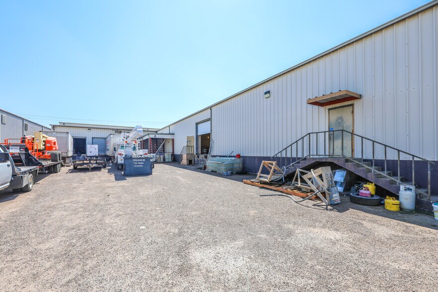 More Photos Of 5809 East Dr, Laredo Warehouse For Sale
