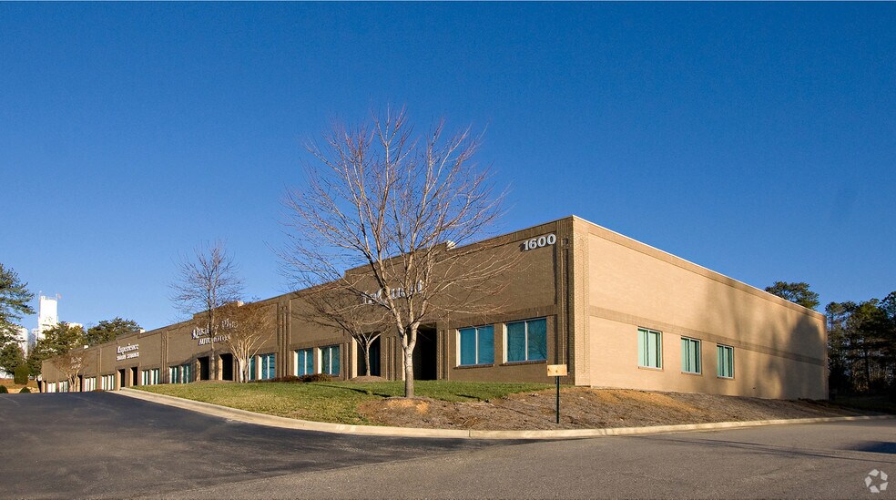 More Photos Of 1600 Heritage Trade Dr, Wake Forest Light Distribution For Lease