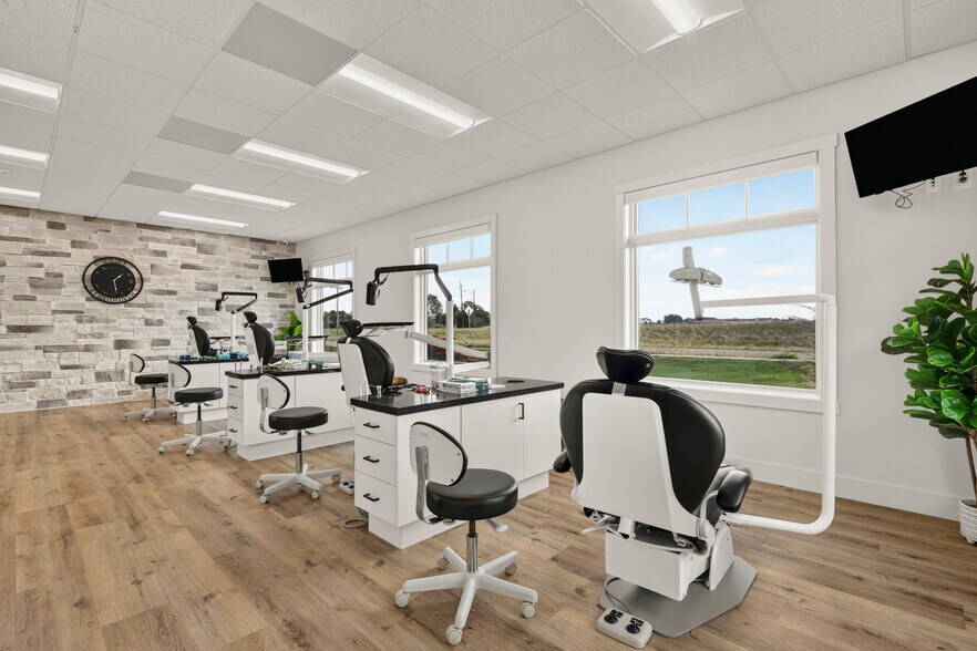 More Photos Of 688 Rigby Lake Dr, Rigby Healthcare For Sale