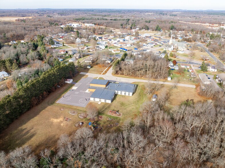 More Photos Of 201 Hoehn dr, Lyndon Station Specialty For Sale