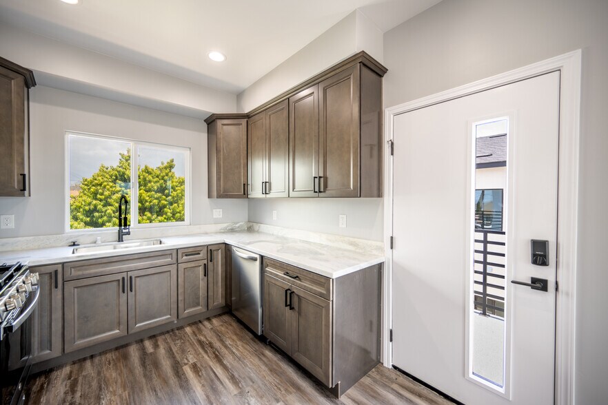 More Photos Of 2917-23 Preece St, San Diego Apartments For Sale