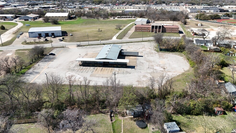 More Photos Of 3230 Clay Ave, Waco Industrial For Sale