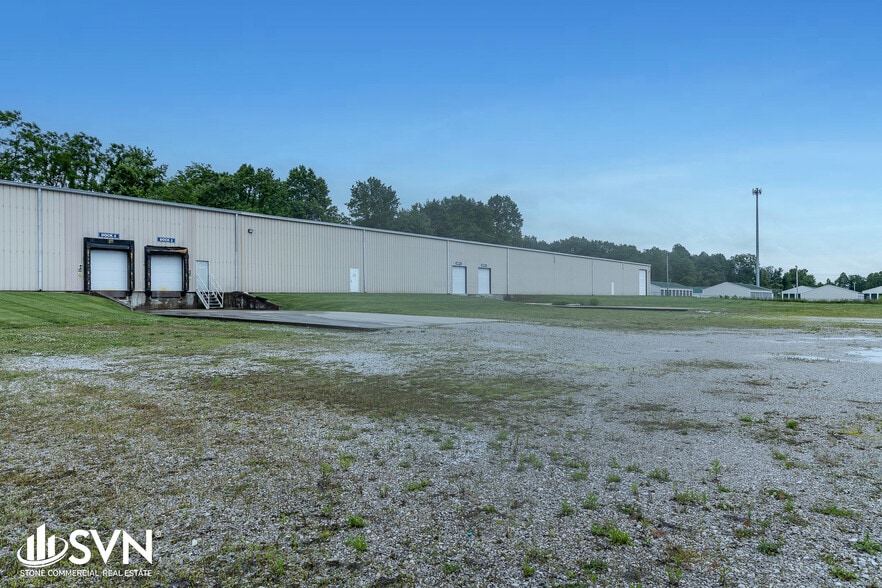 More Photos Of 136 Armory St, London Warehouse For Lease
