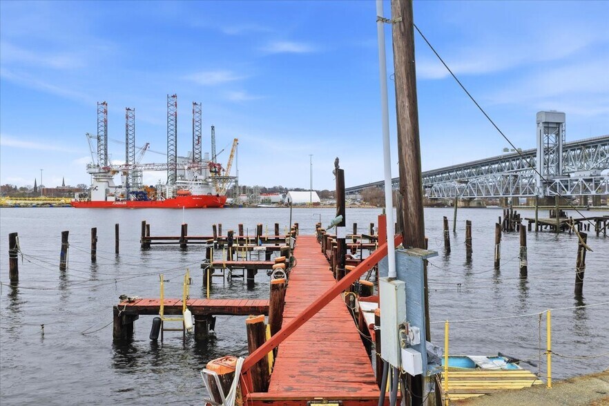 More Photos Of 53 Thames St, Groton Marina For Sale