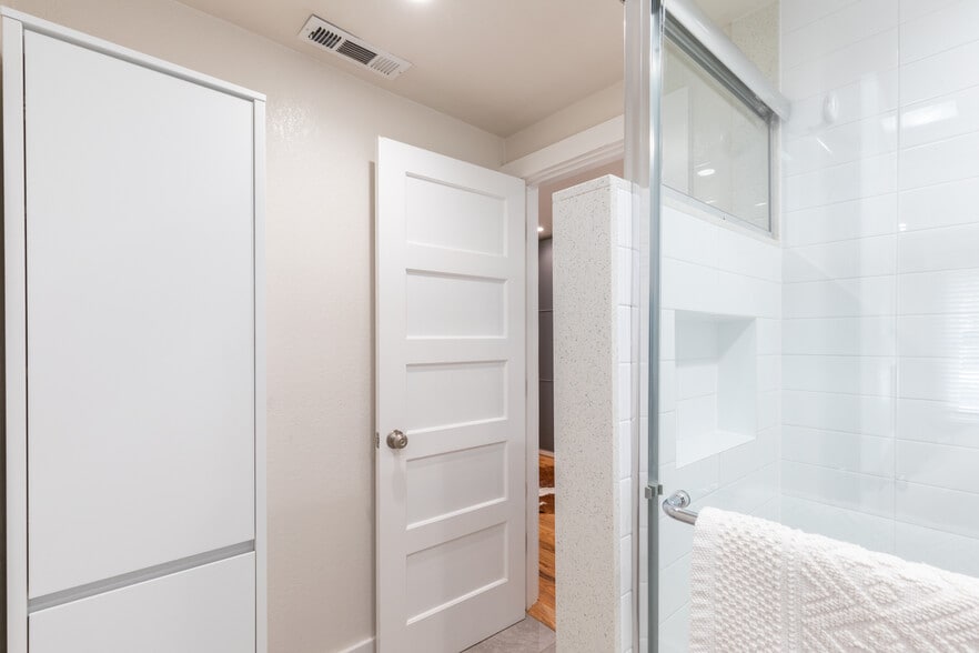 More Photos Of 1030 G St, Napa Apartments For Sale