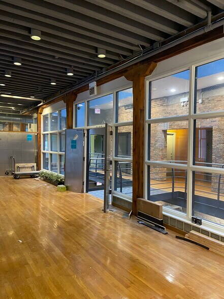 More Photos Of 400 N State St, Chicago Office For Lease