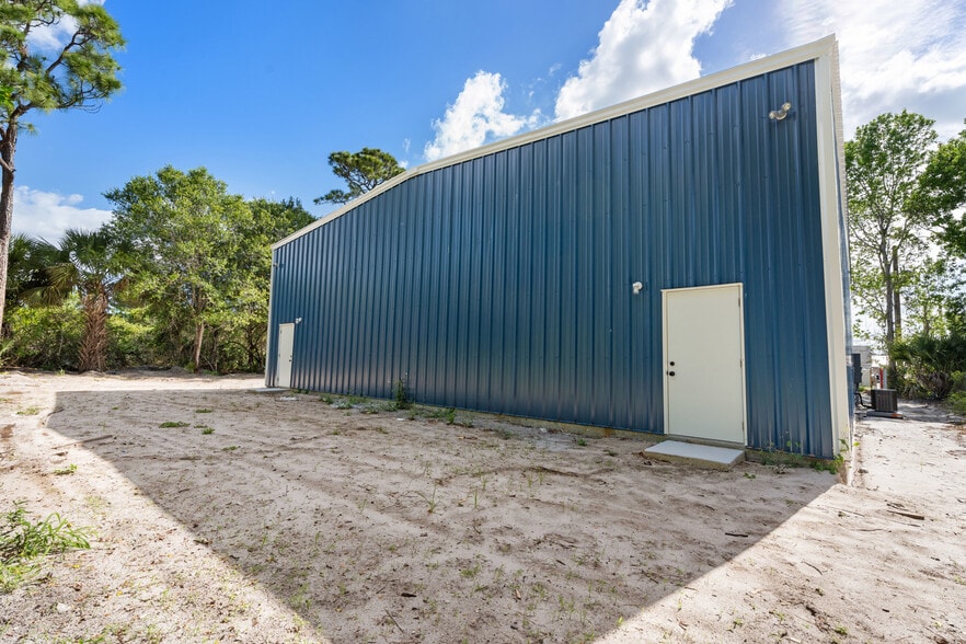 More Photos Of 2933 Harson Way, Fort Pierce Warehouse For Sale