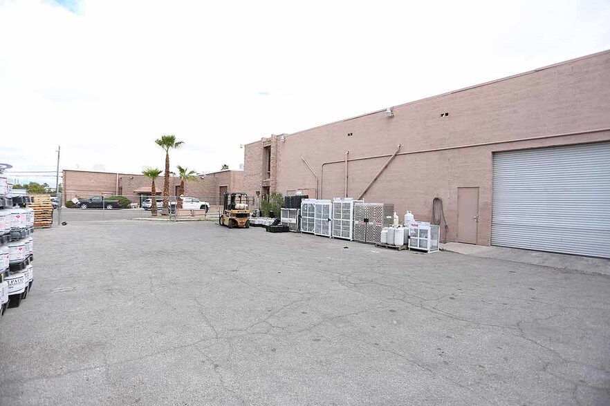 More Photos Of 4023 W Oquendo Rd, Las Vegas Warehouse For Sale