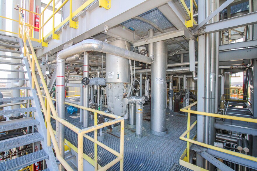 More Photos Of 5640 44th Ave S, Clinton Industrial For Sale