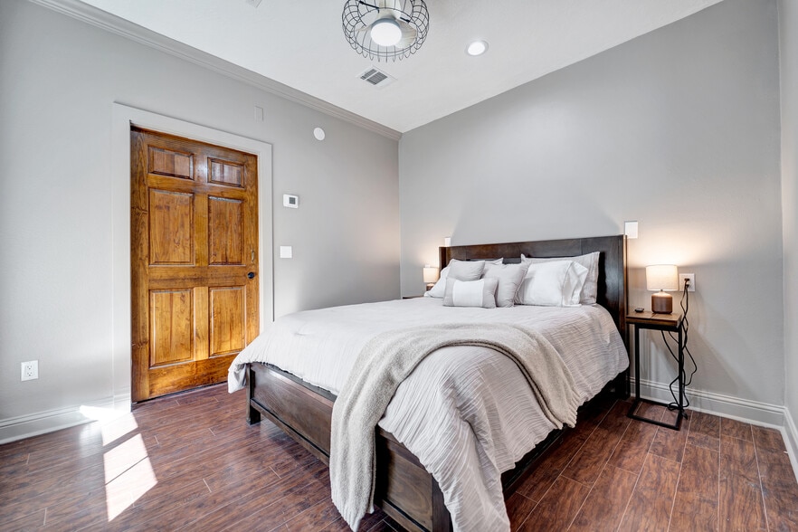 More Photos Of 5607 Sapp Rd, Conroe Lodge Meeting Hall For Sale