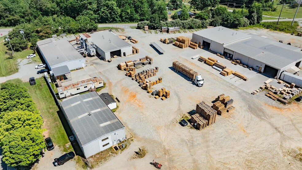 More Photos Of 7963-7971 Graham Rd, Denver Manufacturing For Sale