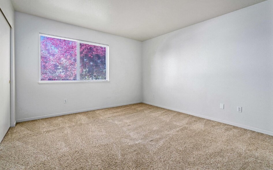 More Photos Of 2304 Donahue Ave, Santa Rosa Apartments For Sale