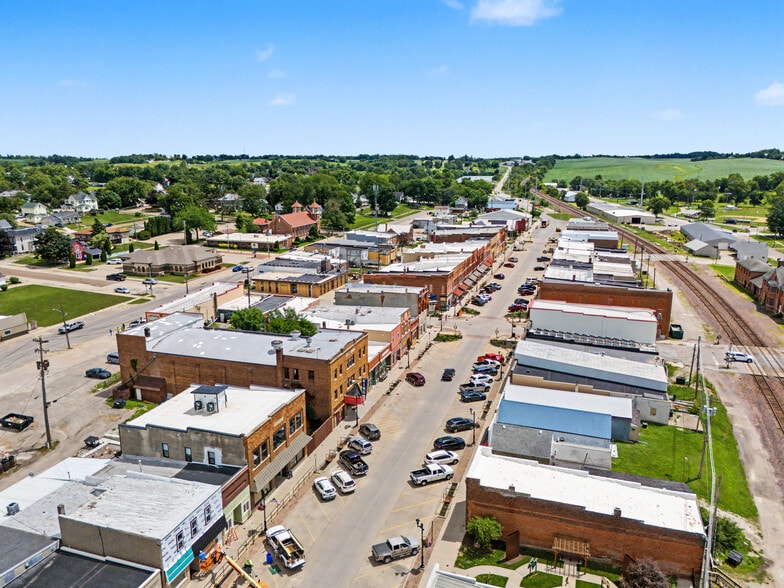 More Photos Of 806 12th St, Belle Plaine Storefront Retail Residential For Sale