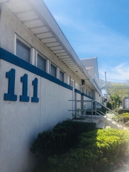 More Photos Of 111 Carleton Ave, Islip Terrace Medical For Lease