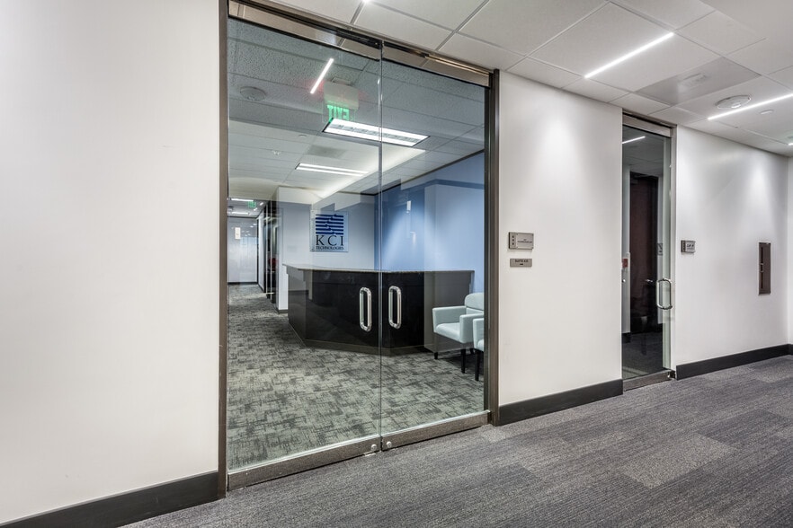 More Photos Of 13750 San Pedro Ave, San Antonio Coworking Space