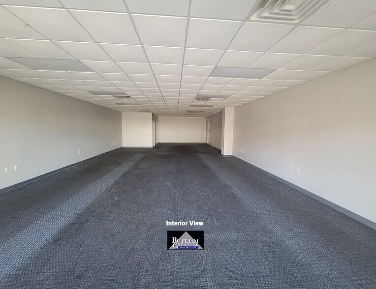 More Photos Of 1612 S Madison St, Webb City Storefront For Lease