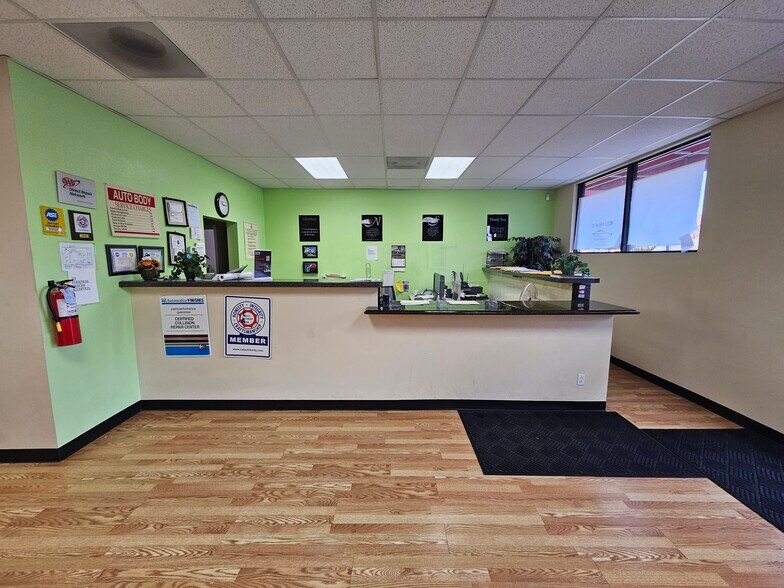 More Photos Of 2323 Nevin Ave, Richmond Showroom For Lease