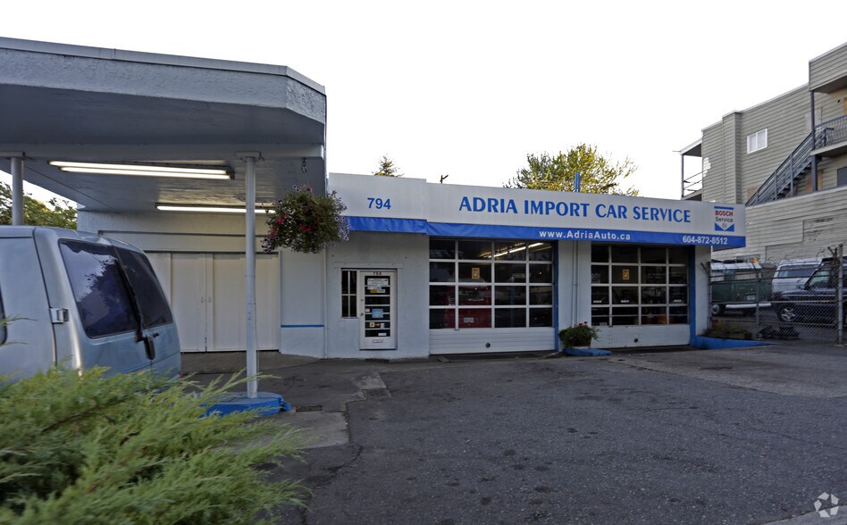More Photos Of 794 E Broadway, Vancouver Auto Repair For Sale